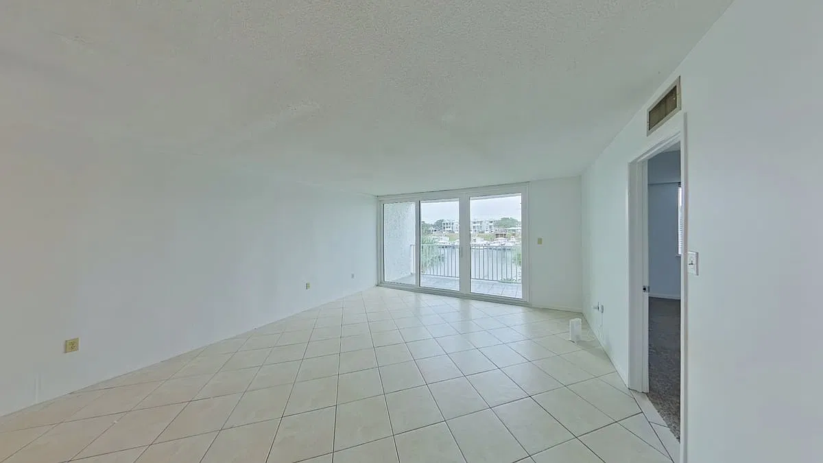30 Moreno Point Rd — Photo 4