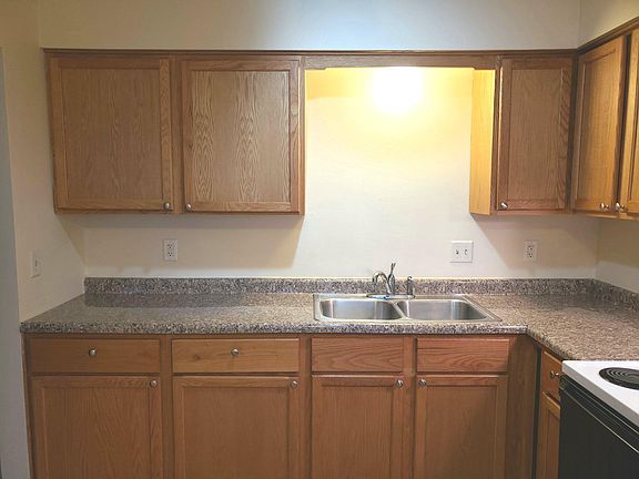 2nd image of 295 Hoyt Ave E APT 3