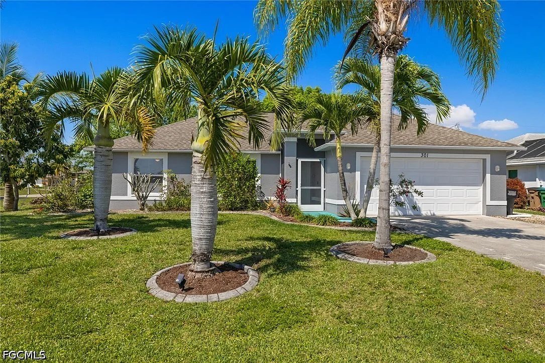 3 bed, 2.0 bath, 1472 sqft, $2,250 — Photo 2