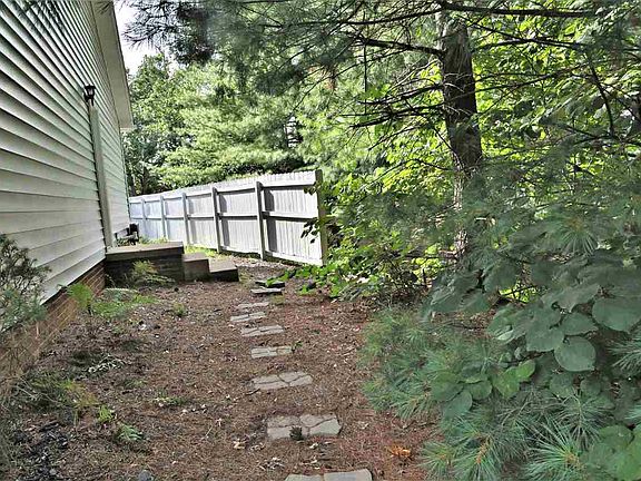 2nd image of 221 Flint Mountain Dr