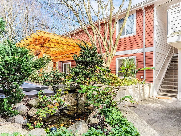 Madrona Court — Photo 21