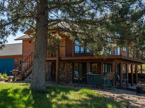 2nd image of 471 Cloudview Ln
