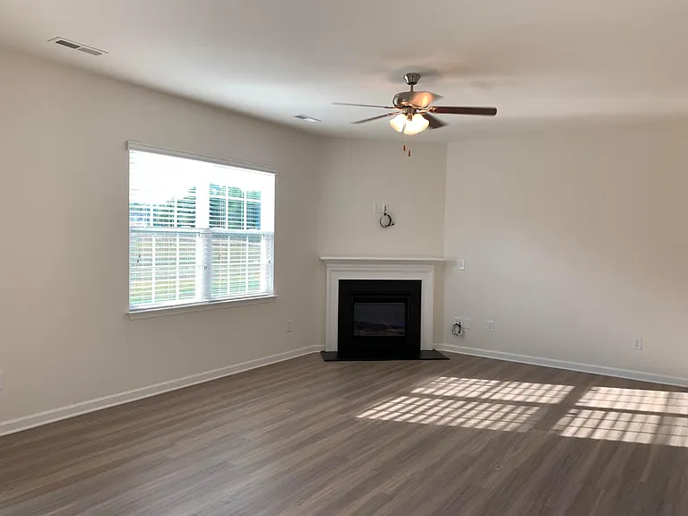 332 Sapphire Rd — Photo 5