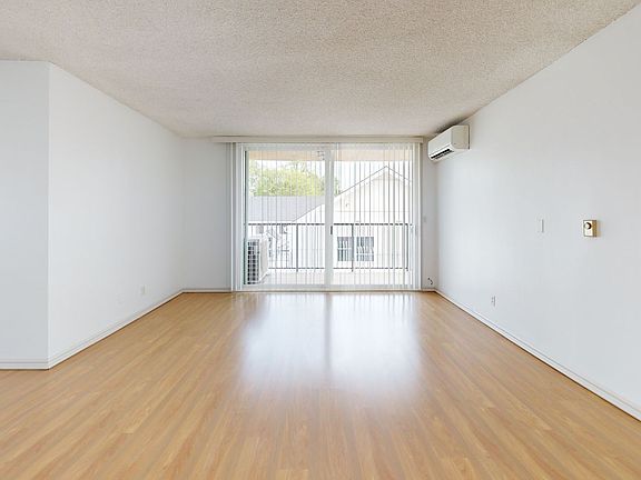 2nd image of 1115 Cordova St APT 102