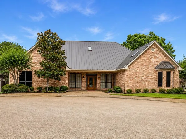 706 Park Place Dr, Athens, TX 75751