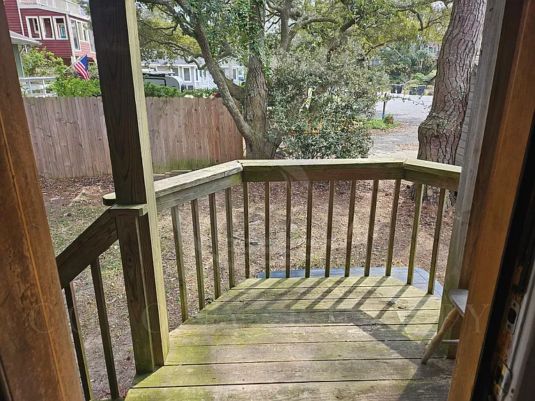 809 Cedar Dr — Photo 15