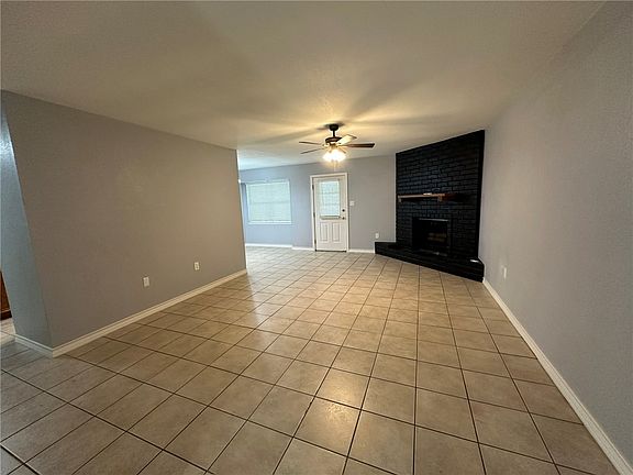 5th image of 2201 Timberline Dr