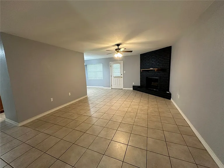 2201 Timberline Dr — Photo 5