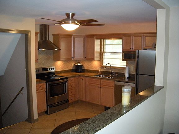 2nd image of 3136 Sunnyside Ave