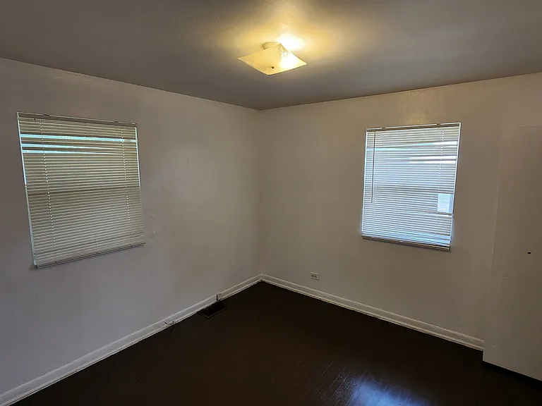 642 Pickus Ct — Photo 4