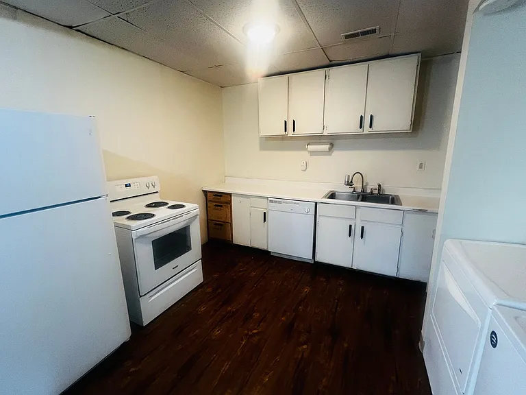 409 Forest Ave — Photo 5