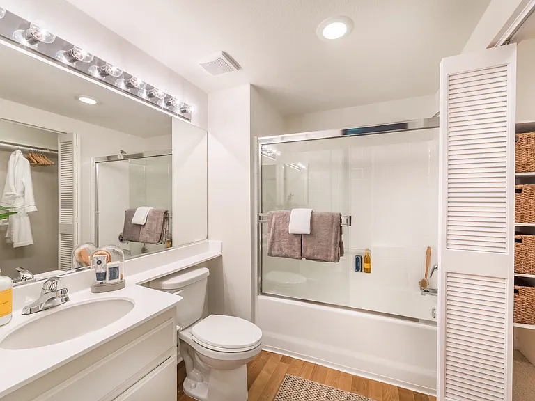 Oak Glen Apartment Homes — Photo 6