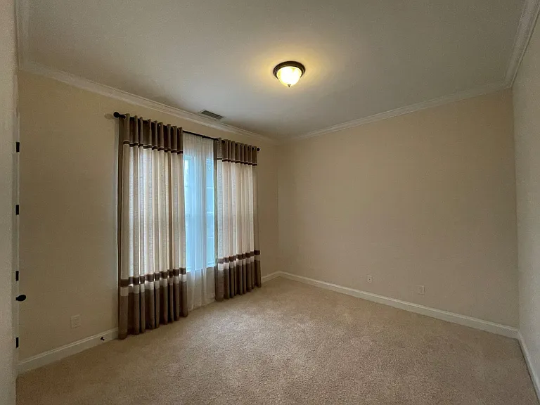 1223 Oleander Ln — Photo 11