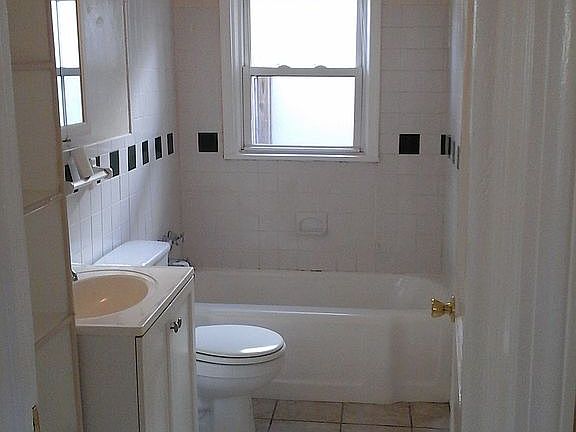 5th image of 9604 12th Bay St