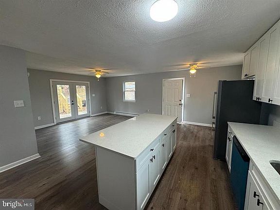 5th image of 709 Spruce Dr
