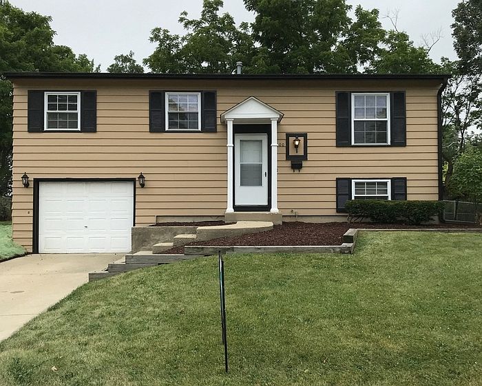 1st image of 100 Shadywood Ln