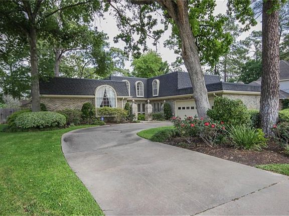  Beautifully landscaped with long private driveway