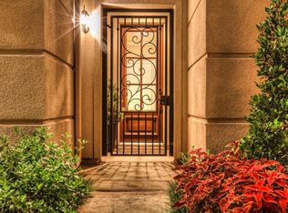 2905 Chenevert St, Houston, TX 77004