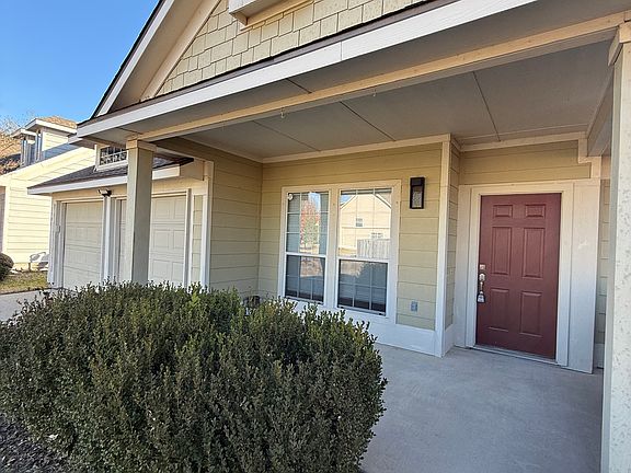 2nd image of 1505 Lacewing Dr