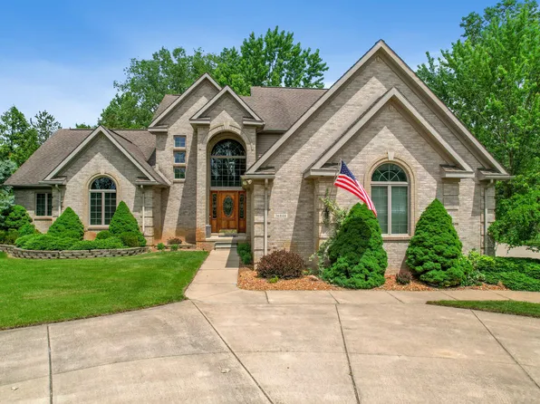 36848 Teal Ct, Farmington Hills, MI 48335