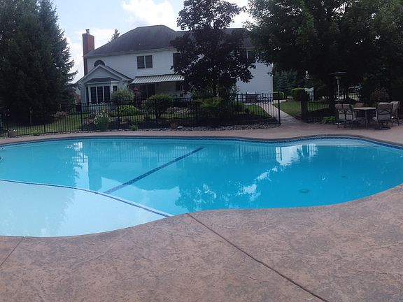 4th image of 8440 Lakemont Dr