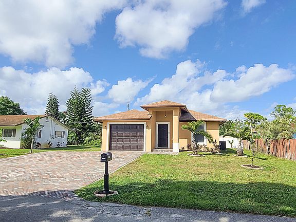 3rd image of 3627 Quentin Avenue