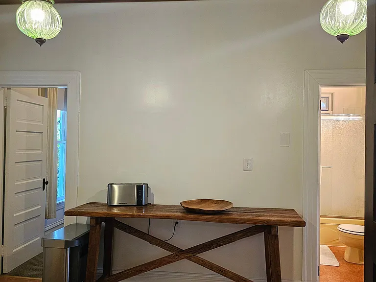 307 NE Graham St — Photo 18