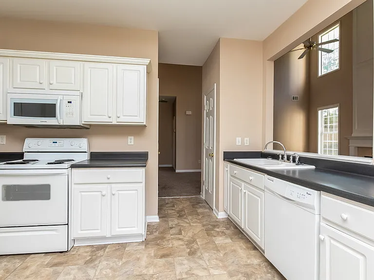 2373 Bancroft Way — Photo 8