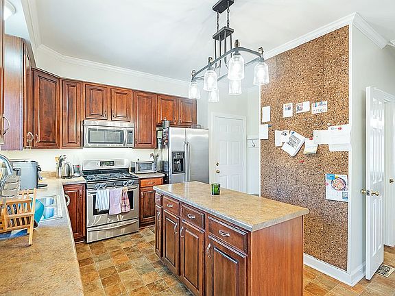 4th image of 6 Brunswick Ct