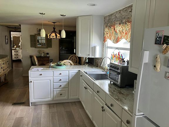 5th image of 18 Sheryl Ct #88-018