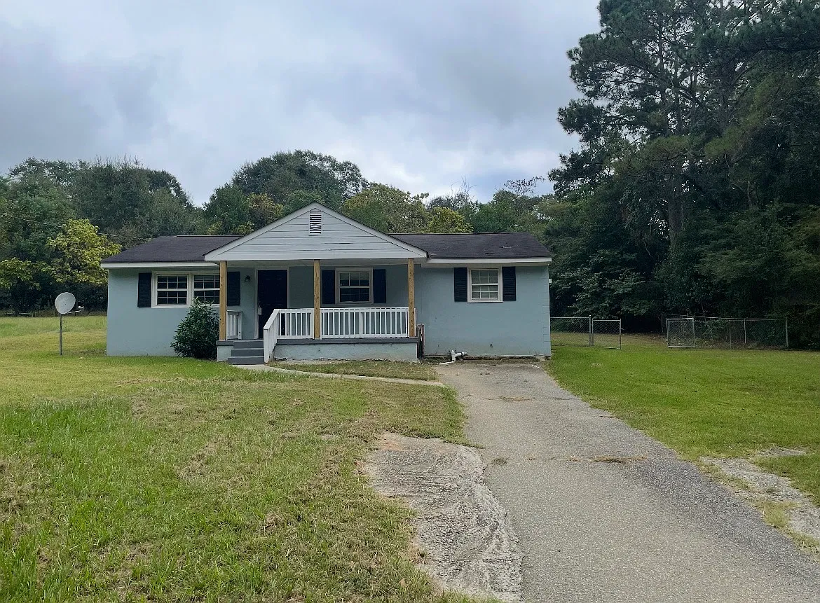 3 bed, 1008 sqft, $1,400 — Photo 1