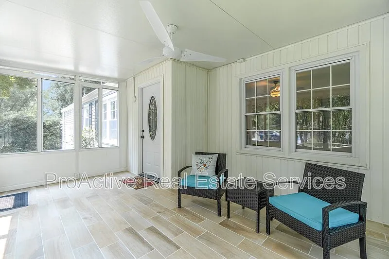 3 bed, 2.0 bath, 1700 sqft, $2,400 — Photo 4
