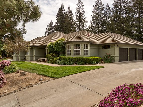 2nd image of 10108 Del Almendra Dr
