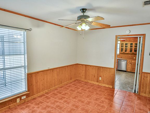 4th image of 1204 LAKESIDE DR W