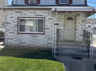 9258 219th St, Queens Village, NY 11428