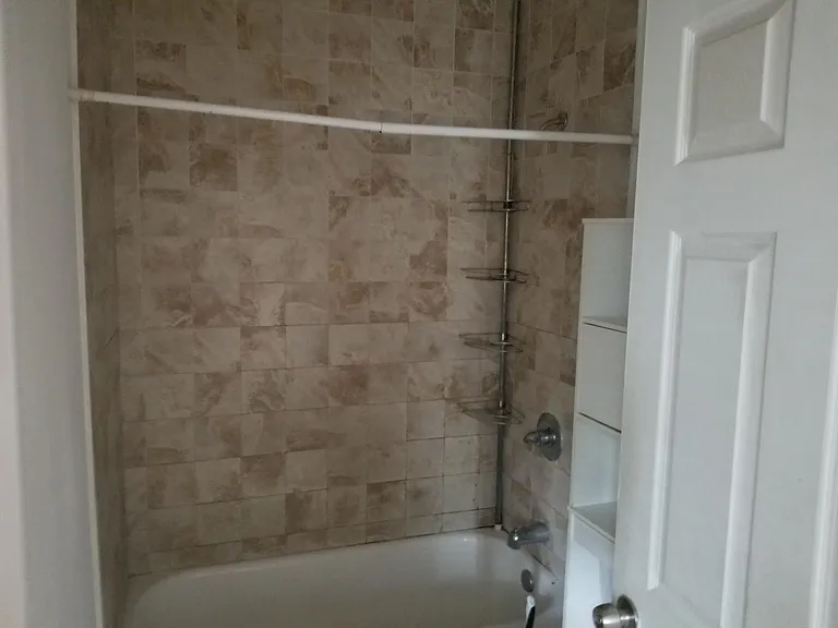 345 NW 34th St #8 — Photo 5