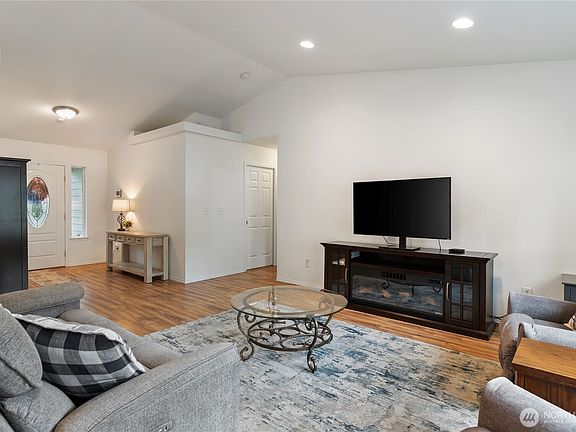 3rd image of 430 E Herron Drive