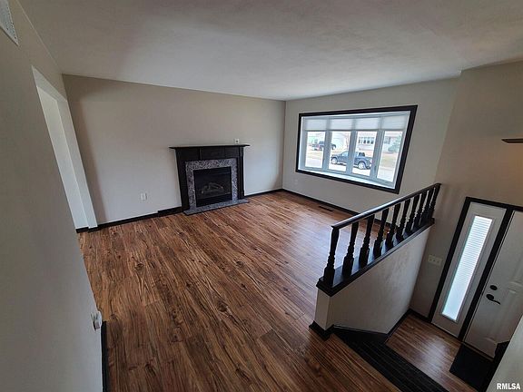 3rd image of 3420 N Birchwood Ave