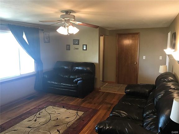 3rd image of 121 Dwyer Ave