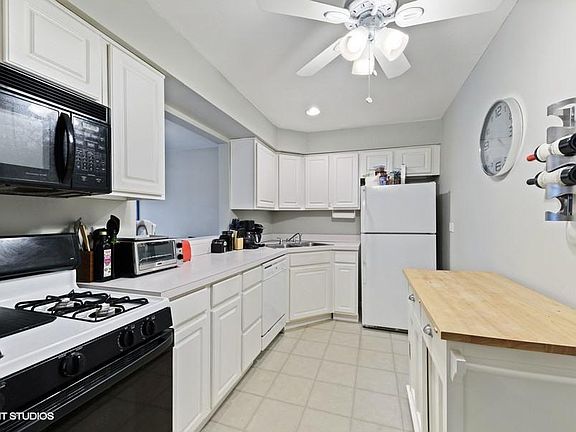 5th image of 140 W Wood St Unit 303