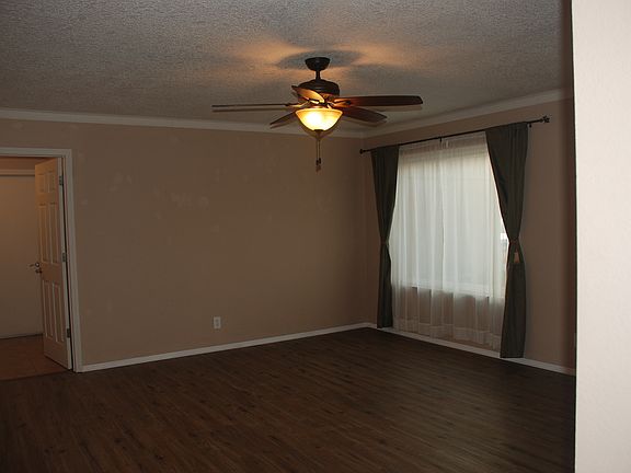 4th image of 902 Ladron Ave