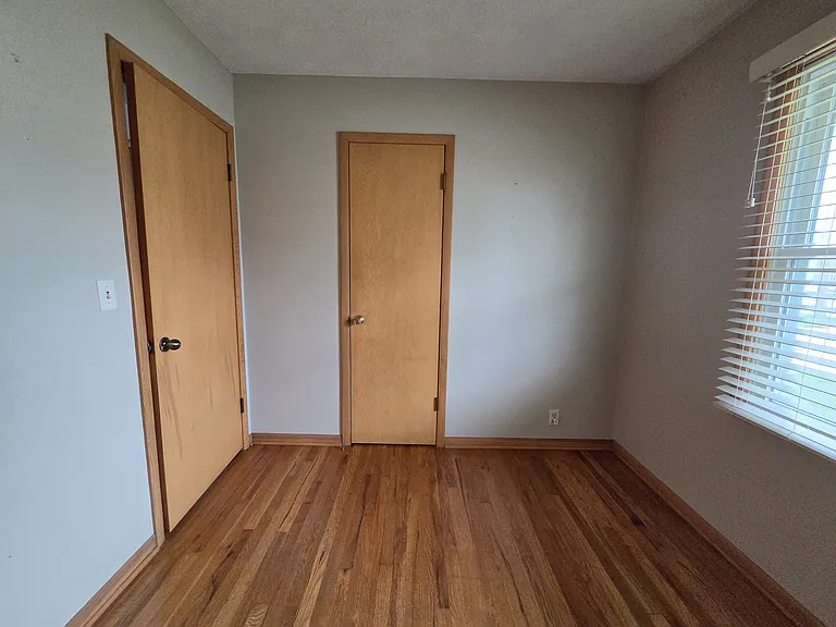 4937 S 77th Ave — Photo 14