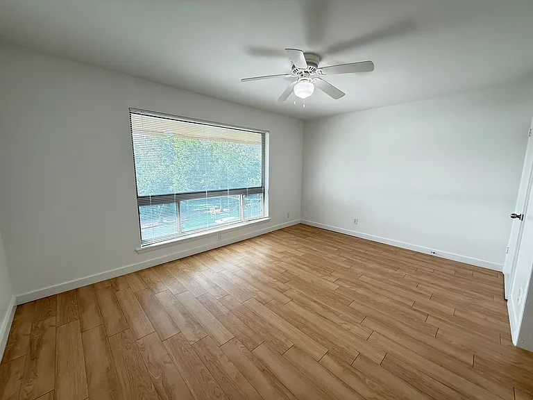 Lorrain Apartments — Photo 54