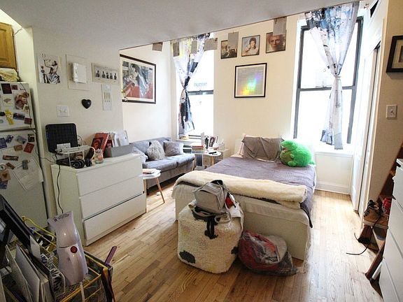 2nd image of 252 W 91st St #26A