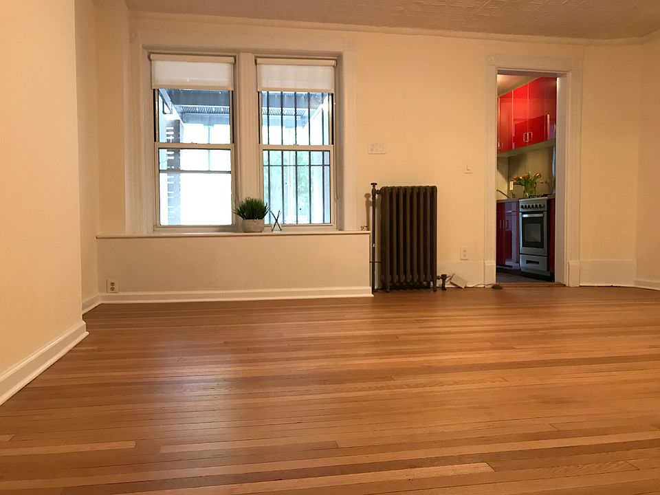 2nd image of 24 W 95th St APT 1R