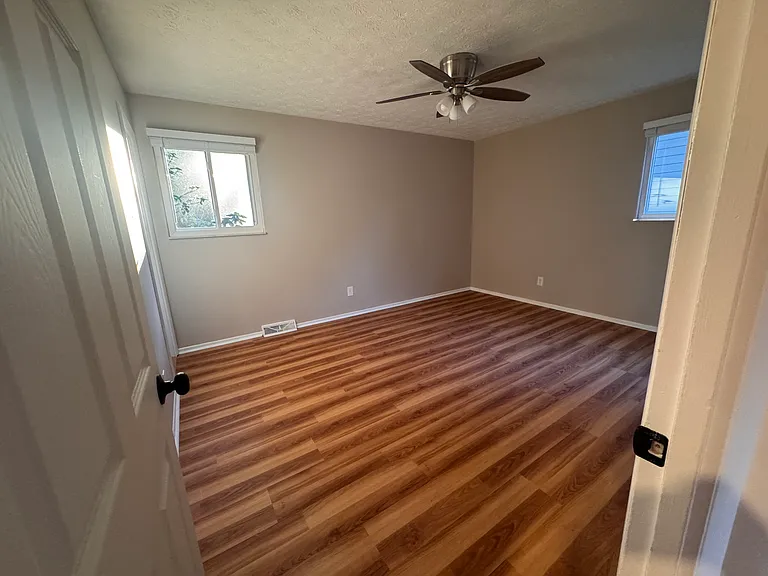 1161 Kingscove Way — Photo 4