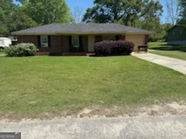 301 Robbins St, Sylvania, GA 30467