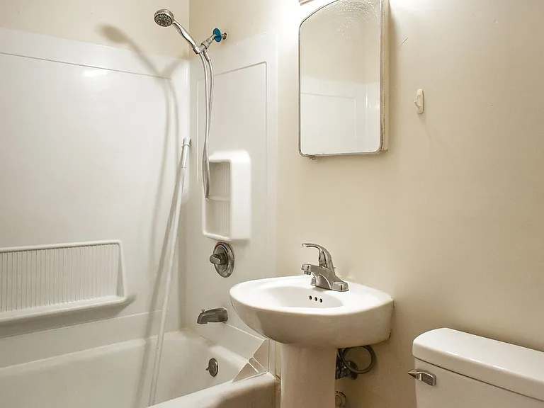 Sun Basin Apartments — Photo 14