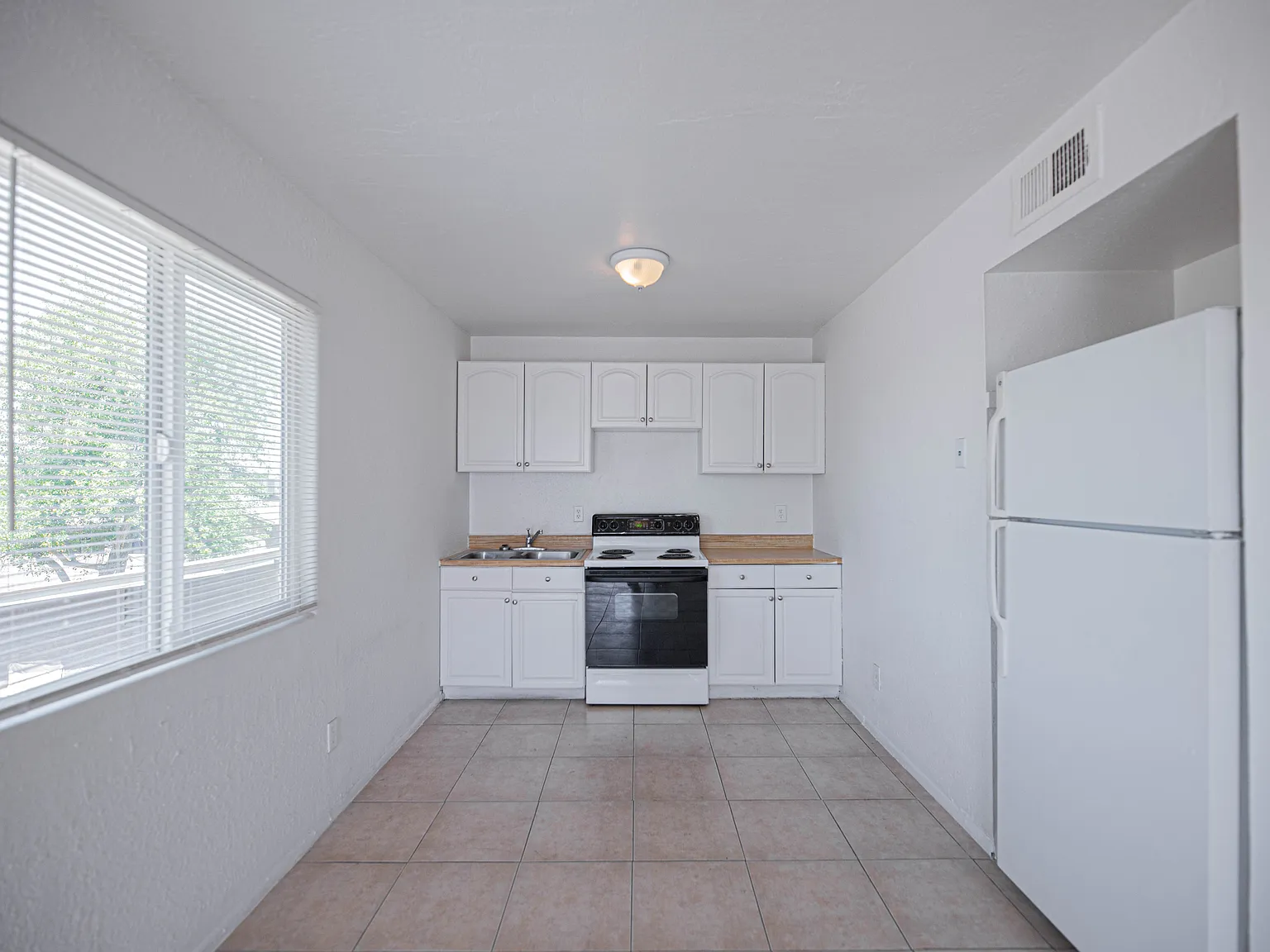 9606 N 11th Ave, Phoenix Az — Photo 1