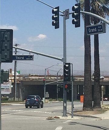 5th image of 303 W Grand Blvd